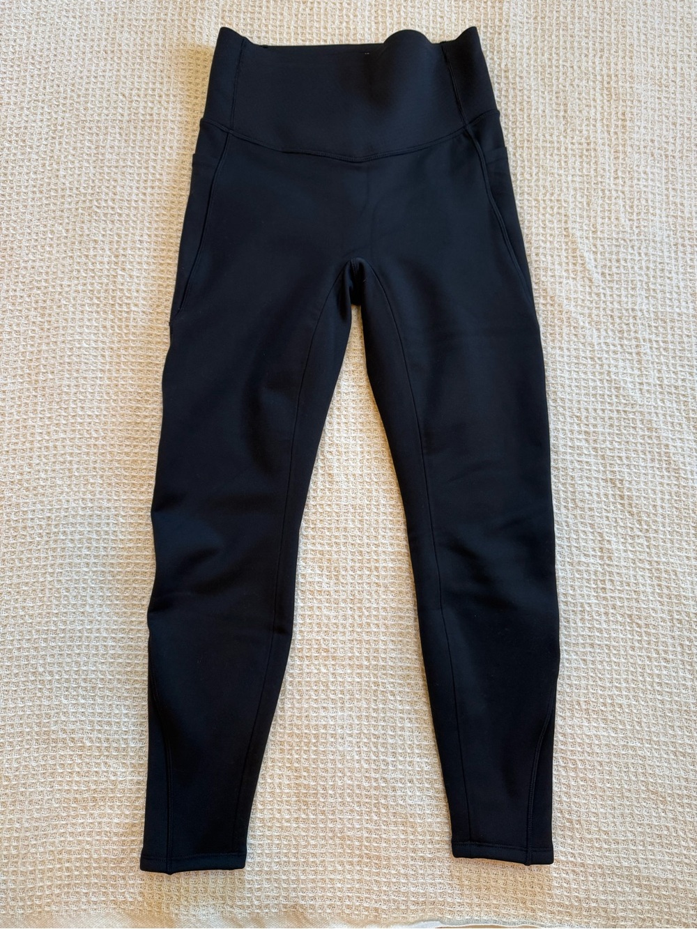 Halara Women’s Fleece Lined High Waisted 7/8 Leggings Black Size M 7/8 Pockets